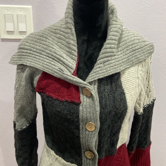 Crochet sweater - Picture 2 of 4